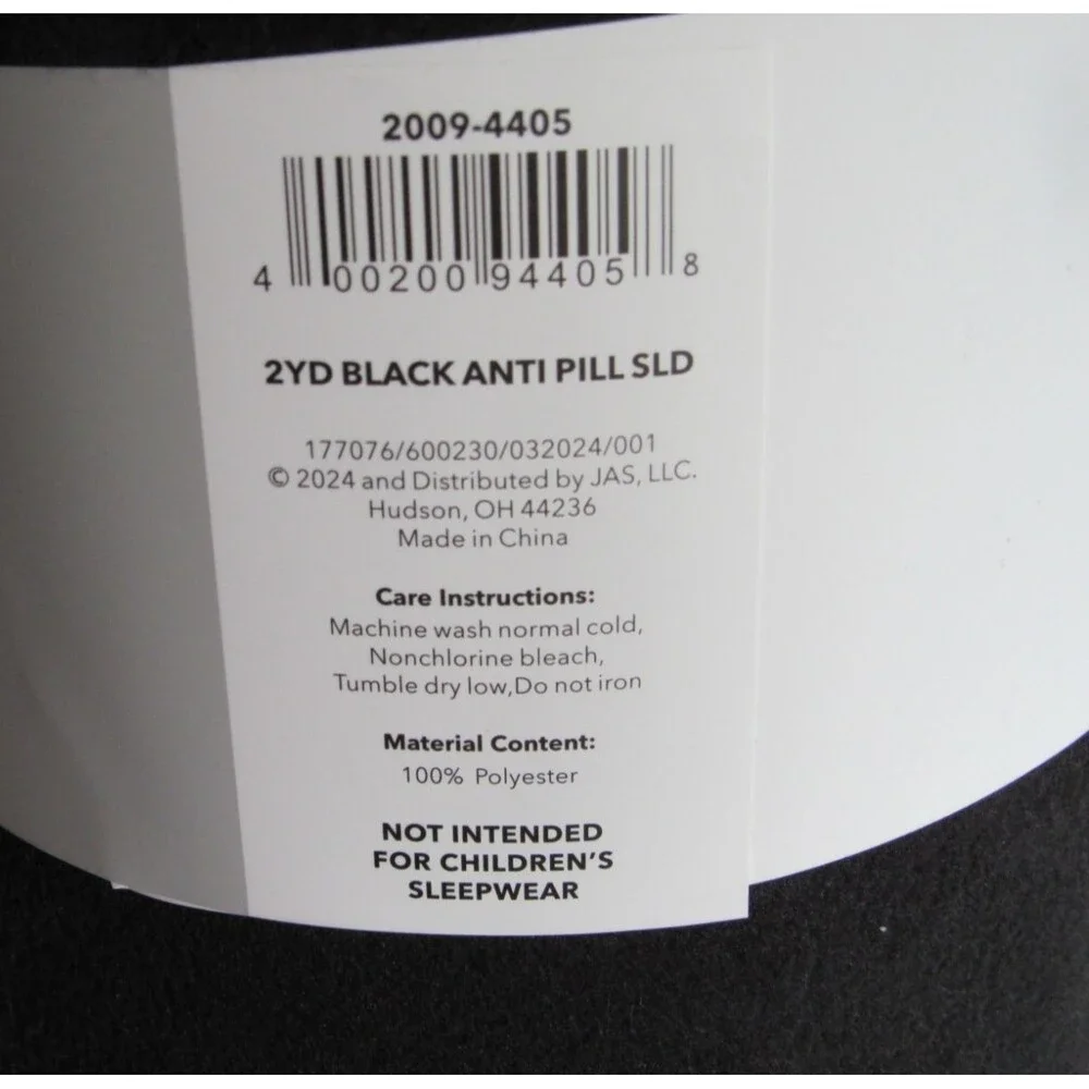 JoAnns 2 Yards Pre Cut Anti Pill Blizzard Fleece Solid Plush Midweight Black NWT